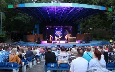 Kabaret Młodych Pan&oacute;w w Amfiteatrze