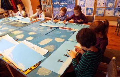 Dzieci uczestniczące w zajęciach "Na Winklu"