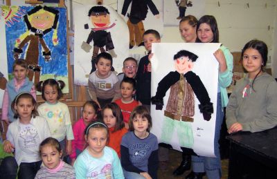 Uczestnicy zajęć Pracowni Plastycznej Okienko