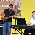 Na zdjęciu znakomici instrumentaliści - gitarzysta basowy Tomasz kańtoch i pianista Adam Niedzielin. Foto Monika Bilska